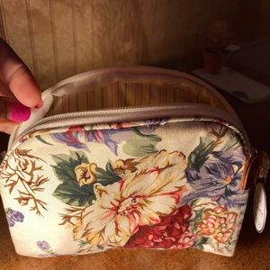 Cosmetic bag